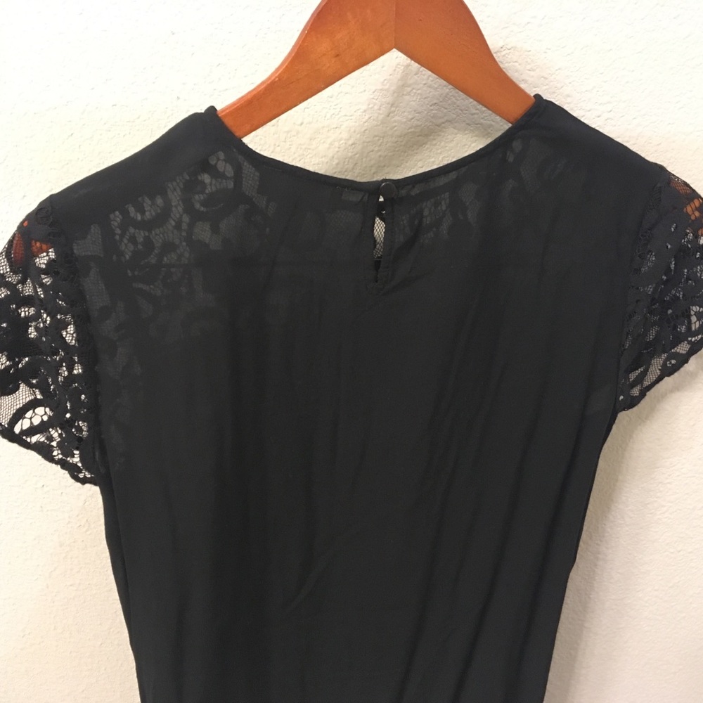 Blouse - Picture 2 of 8